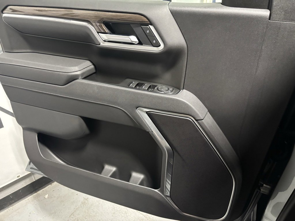 2026 Chevrolet Silverado 1500 LT photo 8