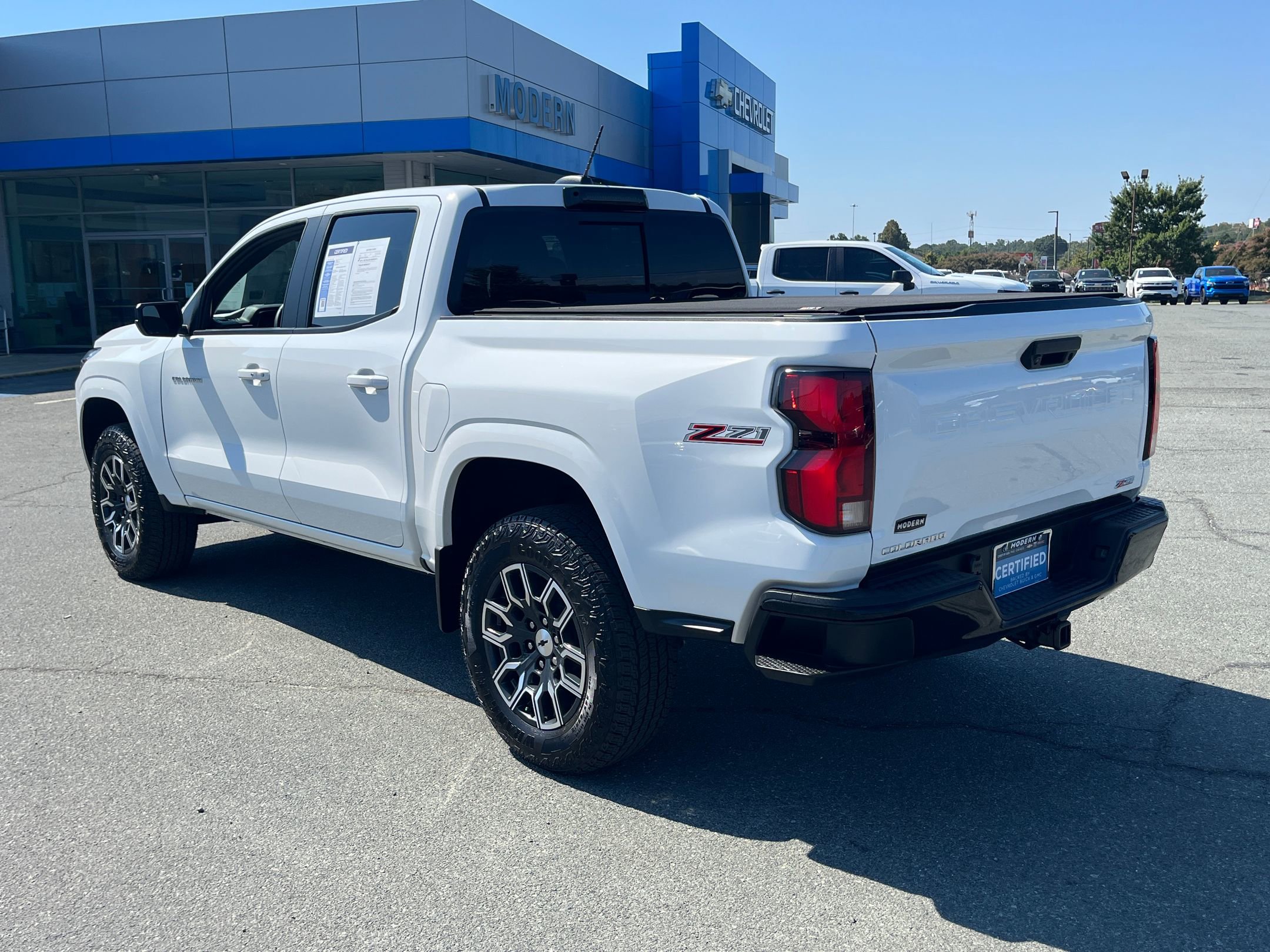 2023 Chevrolet Colorado Z71 photo 6