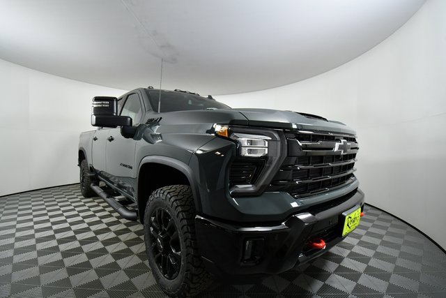 2026 Chevrolet Silverado 2500HD LTZ photo 3