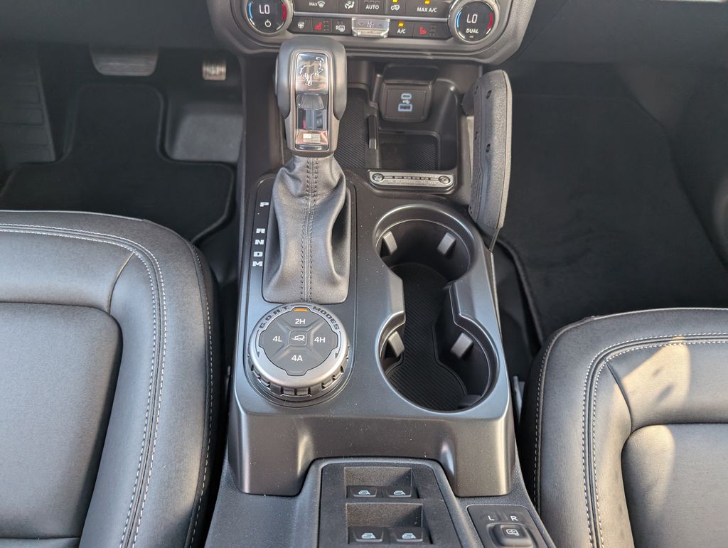 2025 Ford Bronco Badlands photo 13