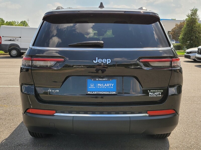 2023 Jeep Grand Cherokee Laredo photo 6