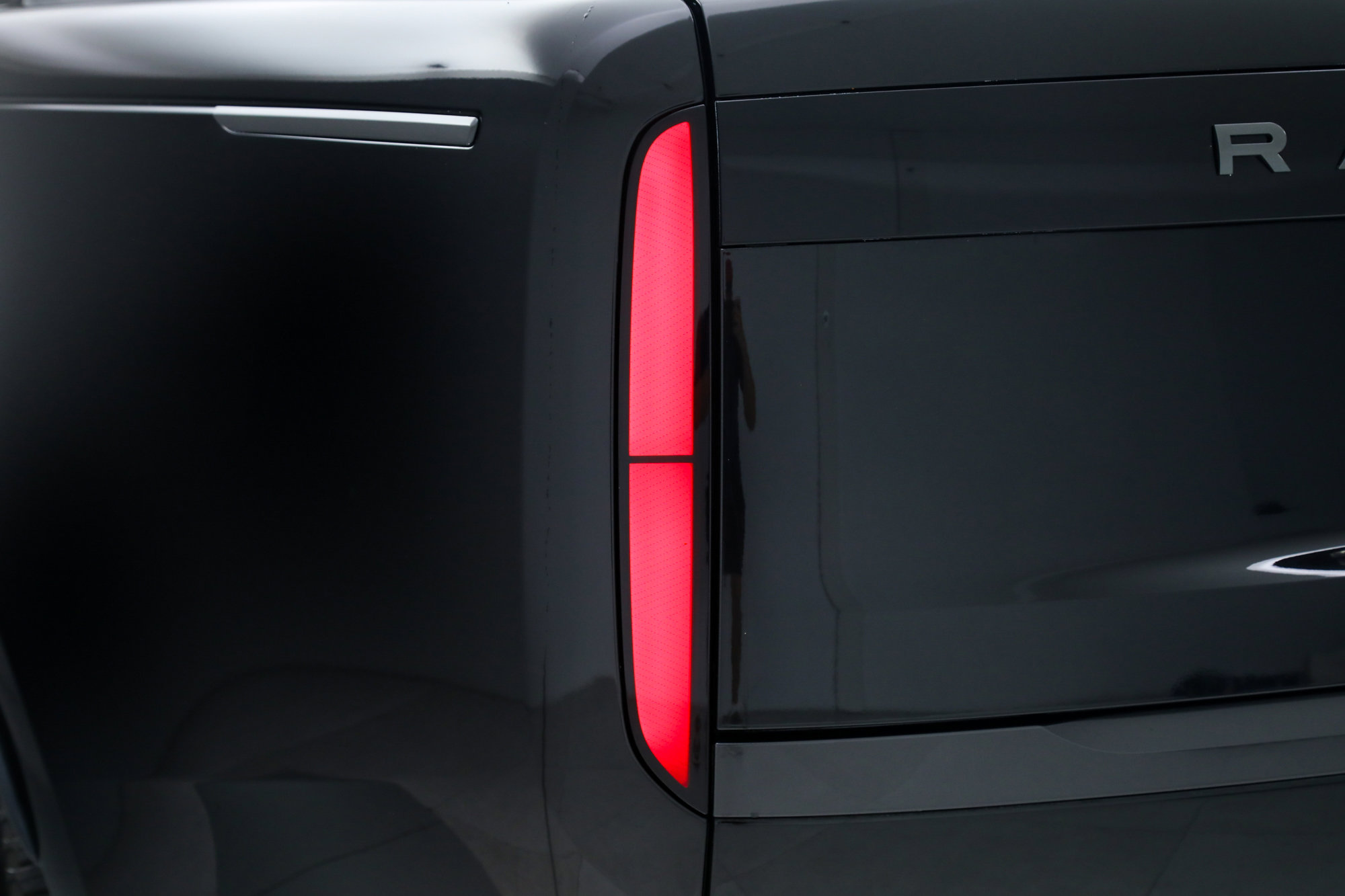 2024 Land Rover Range Rover SE photo 11