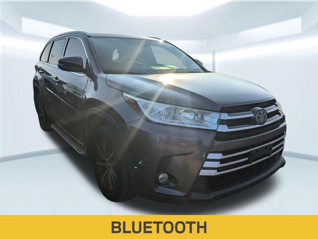 2017 Toyota Highlander SE XLE photo 3