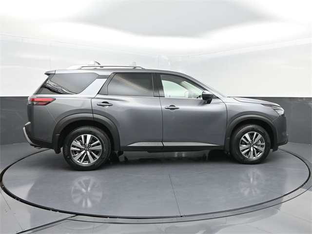 2025 Nissan Pathfinder SL photo 2