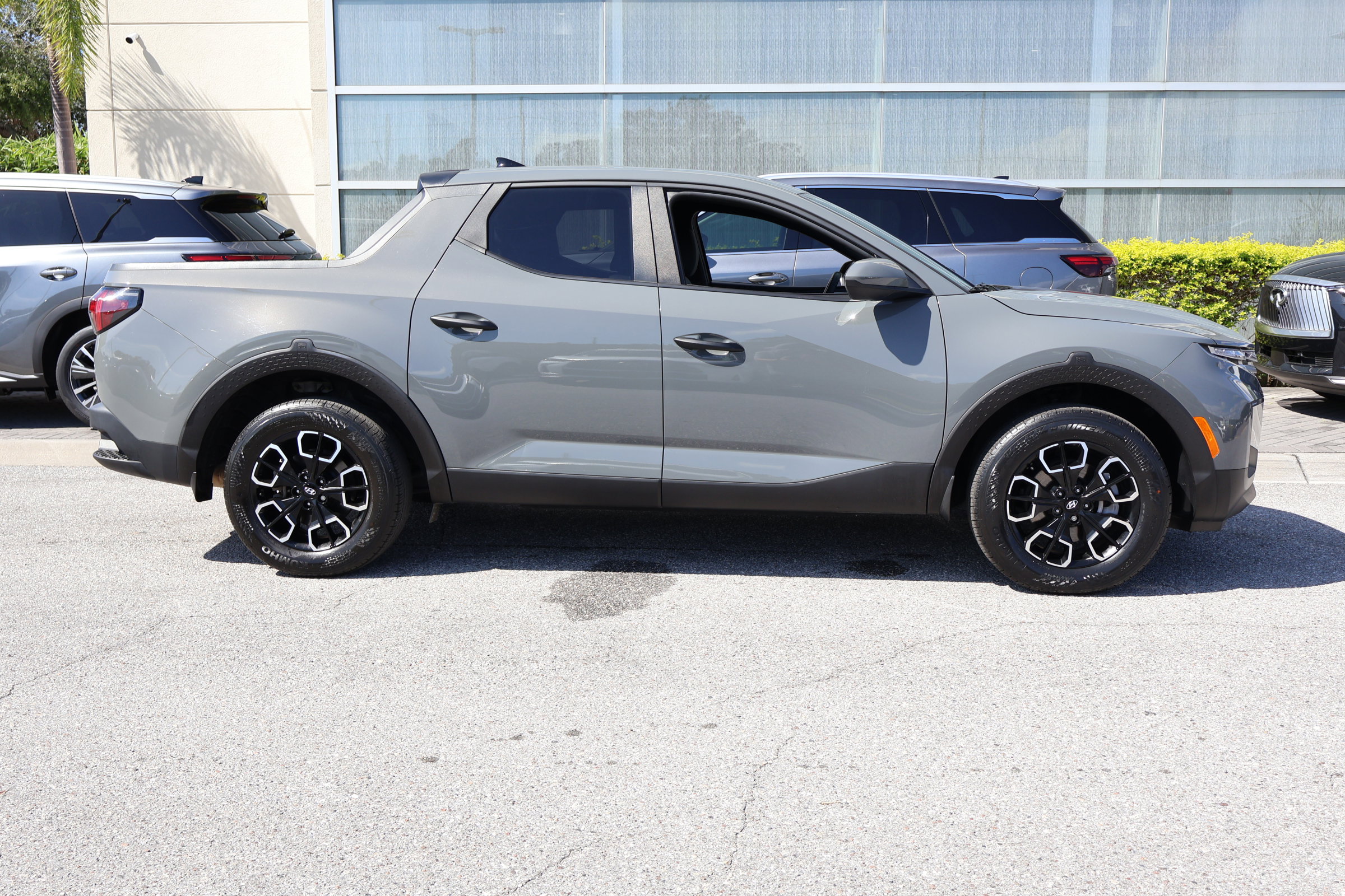 2023 Hyundai Santa Cruz SE photo 3