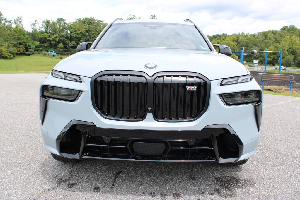 2026 Bmw X7 M60i photo 3