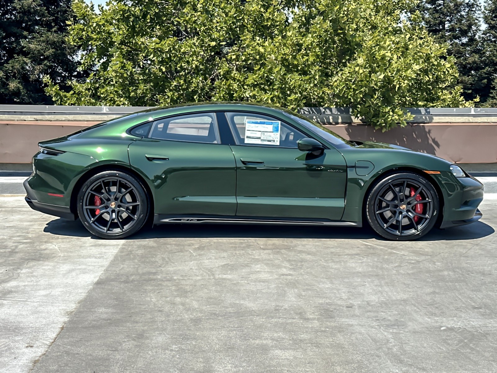 2025 Porsche Taycan GTS photo 10