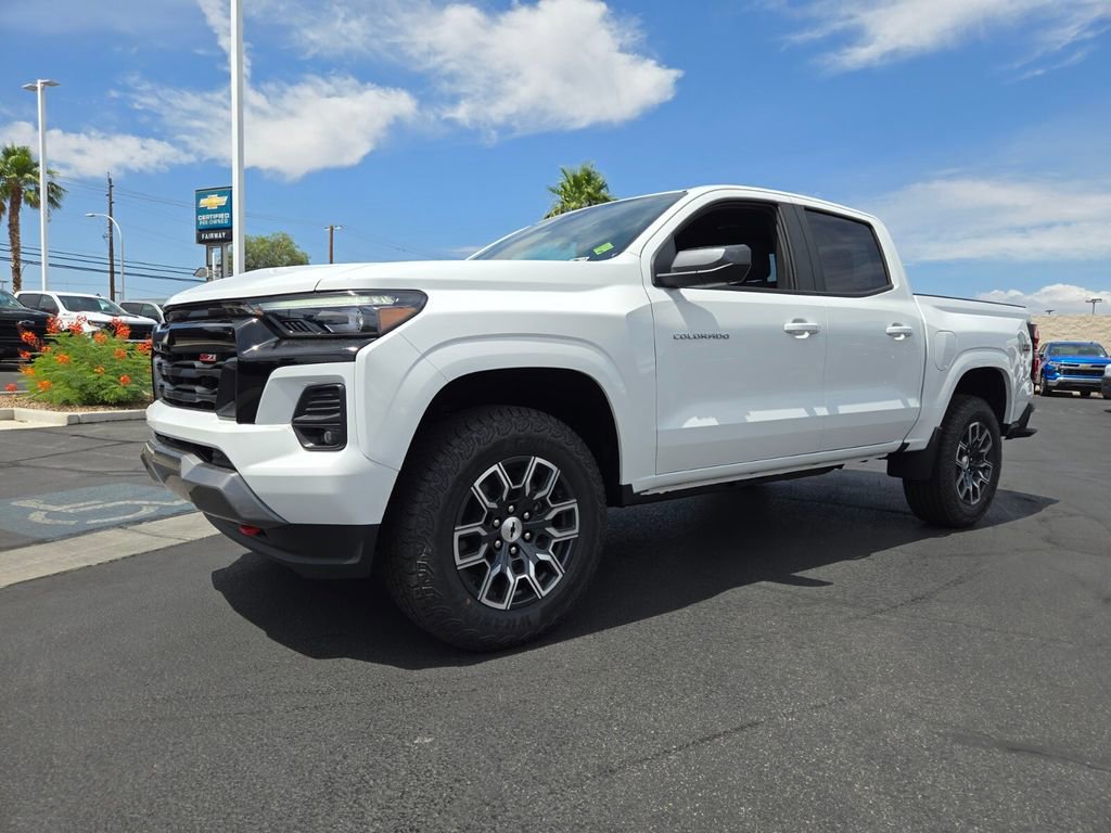 2025 Chevrolet Colorado Z71 photo 2