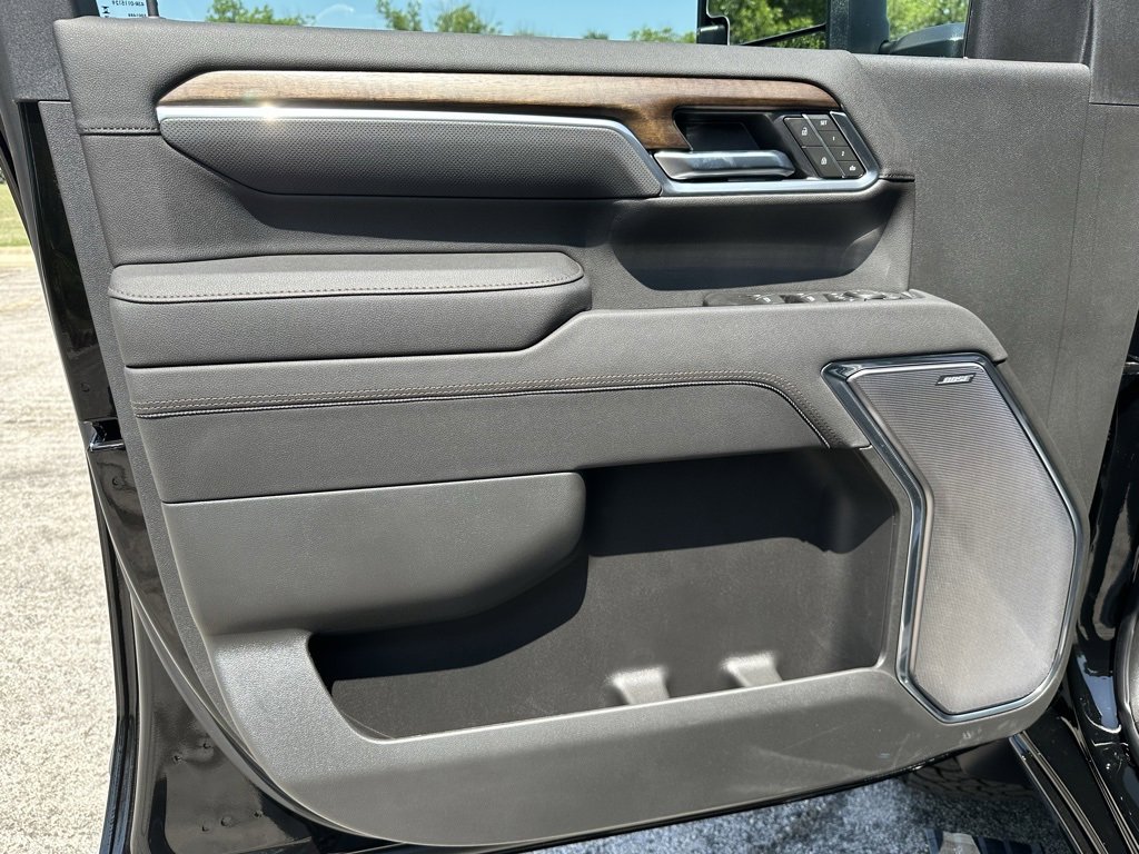 2025 Chevrolet Silverado 2500HD High Country photo 25