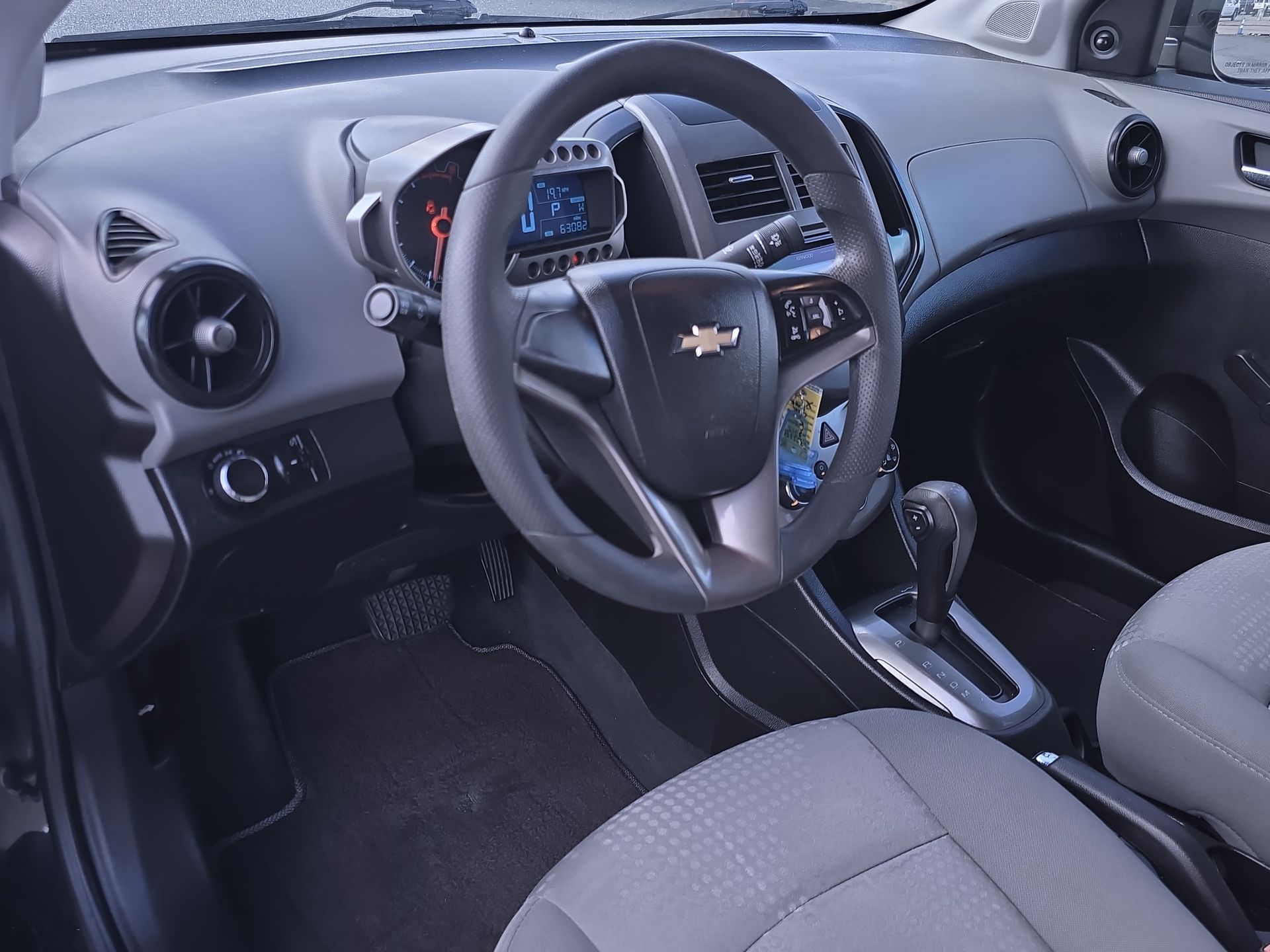 2013 Chevrolet Sonic LS photo 10