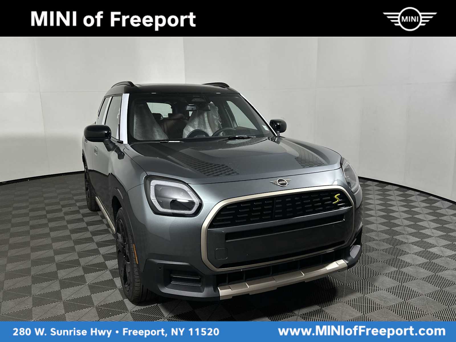 2025 MINI Countryman SE's photo
