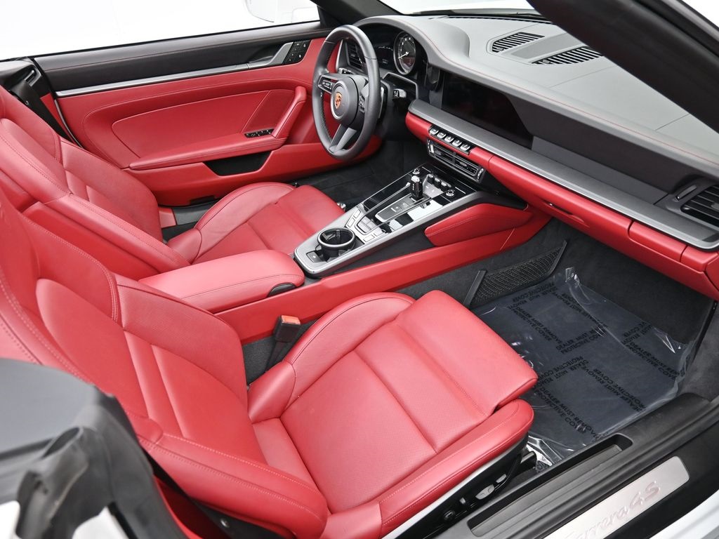 2024 Porsche 911 4S photo 9