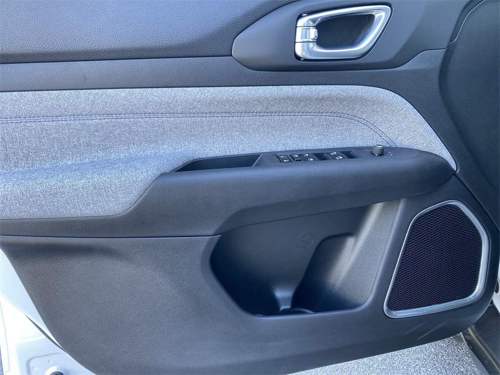 2025 Jeep Compass Latitude photo 29