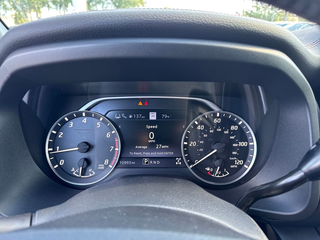 2024 Nissan Titan Platinum Reserve photo 17