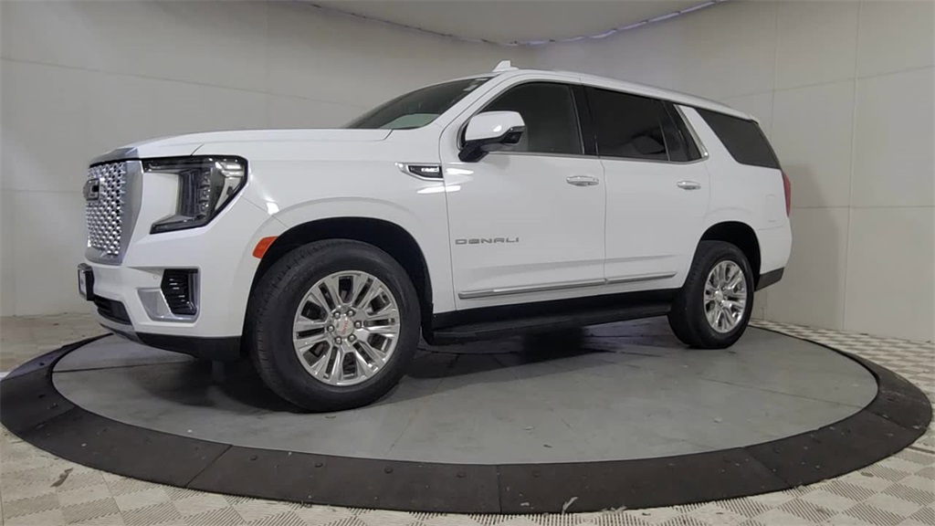 2023 GMC YUKON - Image 4