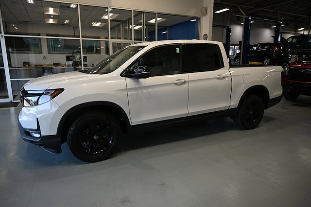 2023 Honda Ridgeline Black Edition photo 8