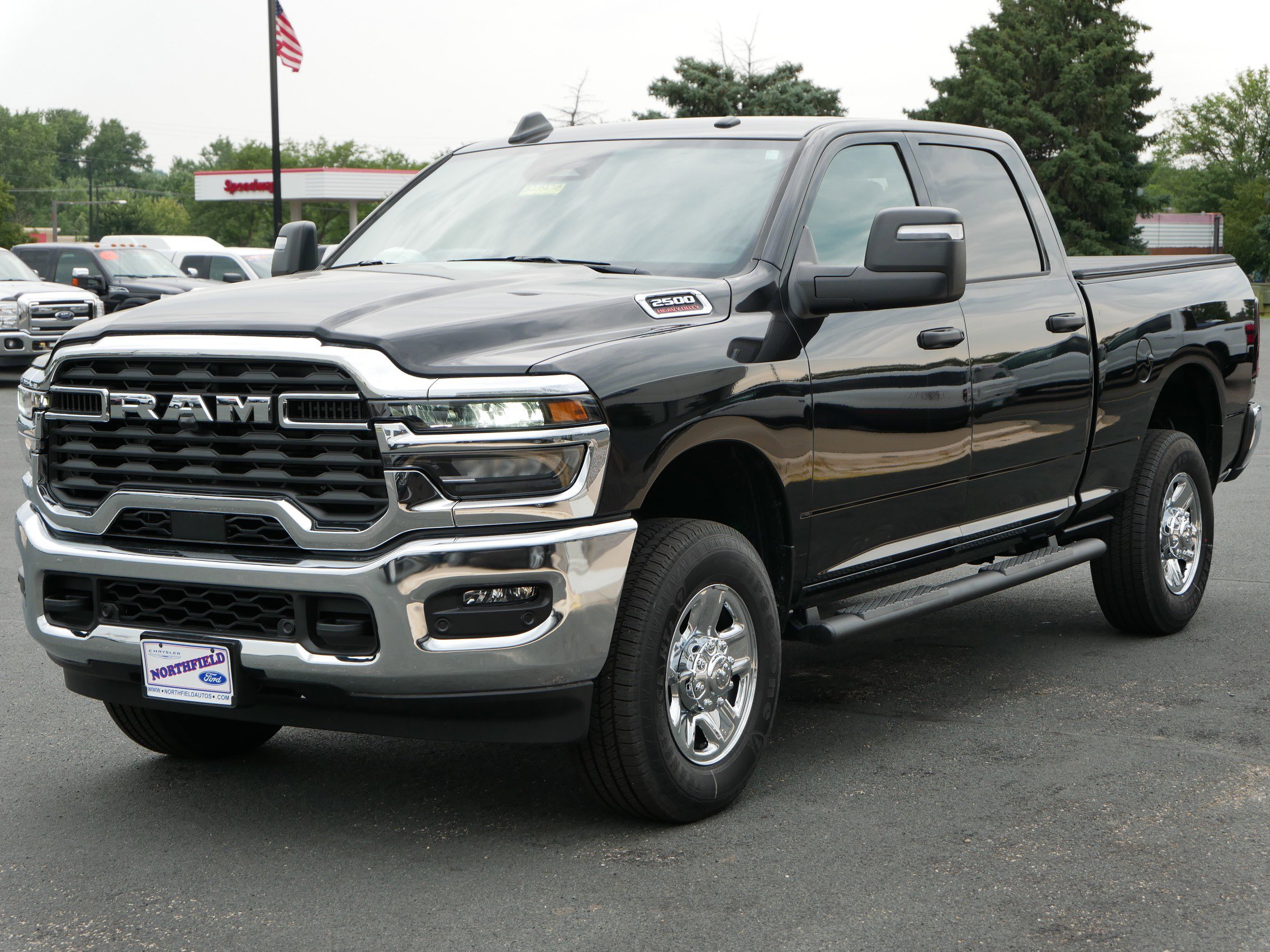 2025 Ram 2500 Tradesman photo 3