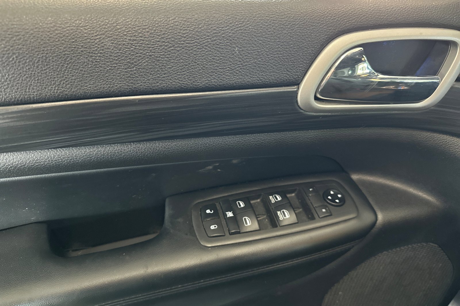 2021 Jeep Grand Cherokee Laredo E photo 10