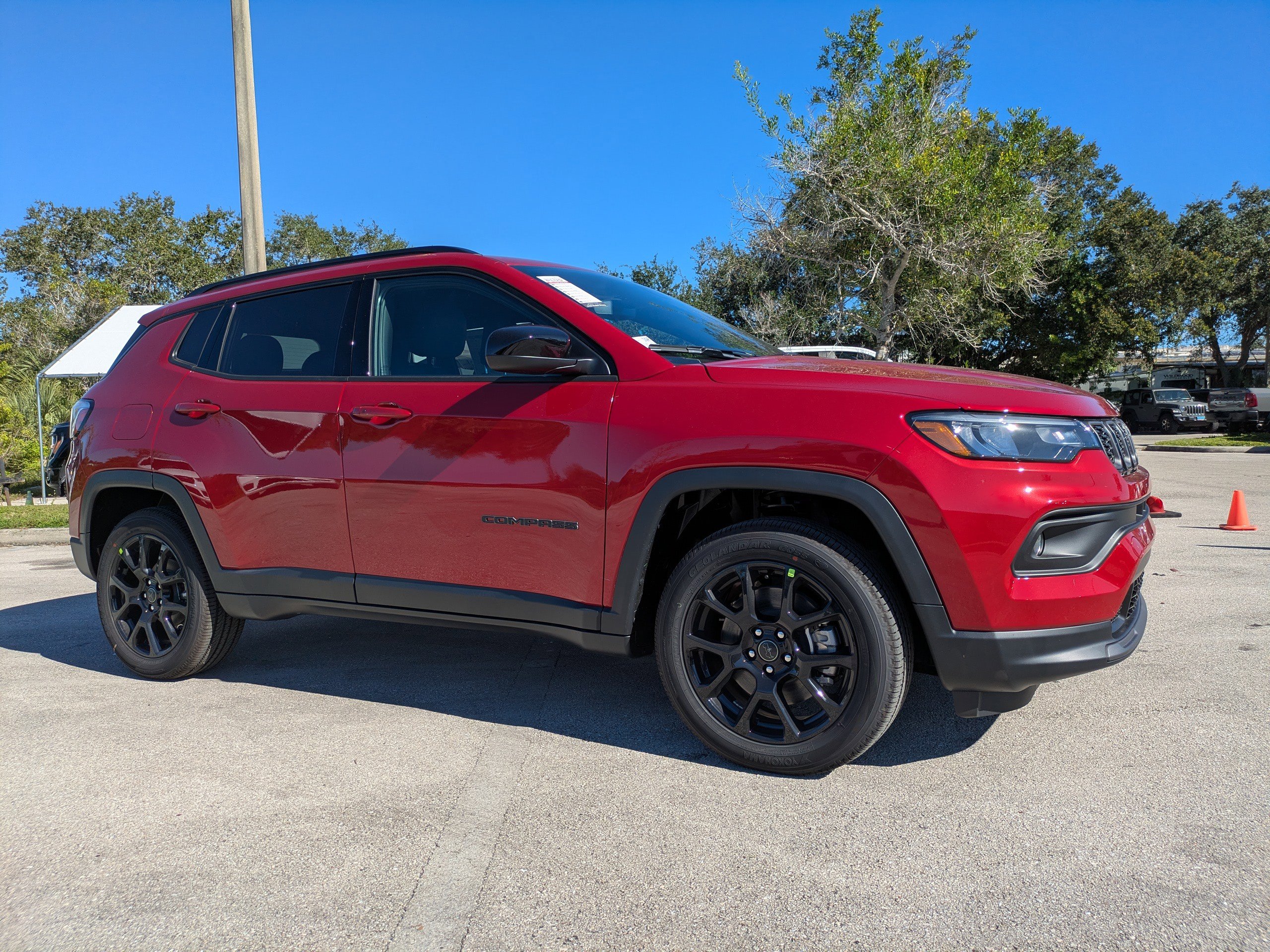 2026 Jeep Compass Latitude Altitude photo 2