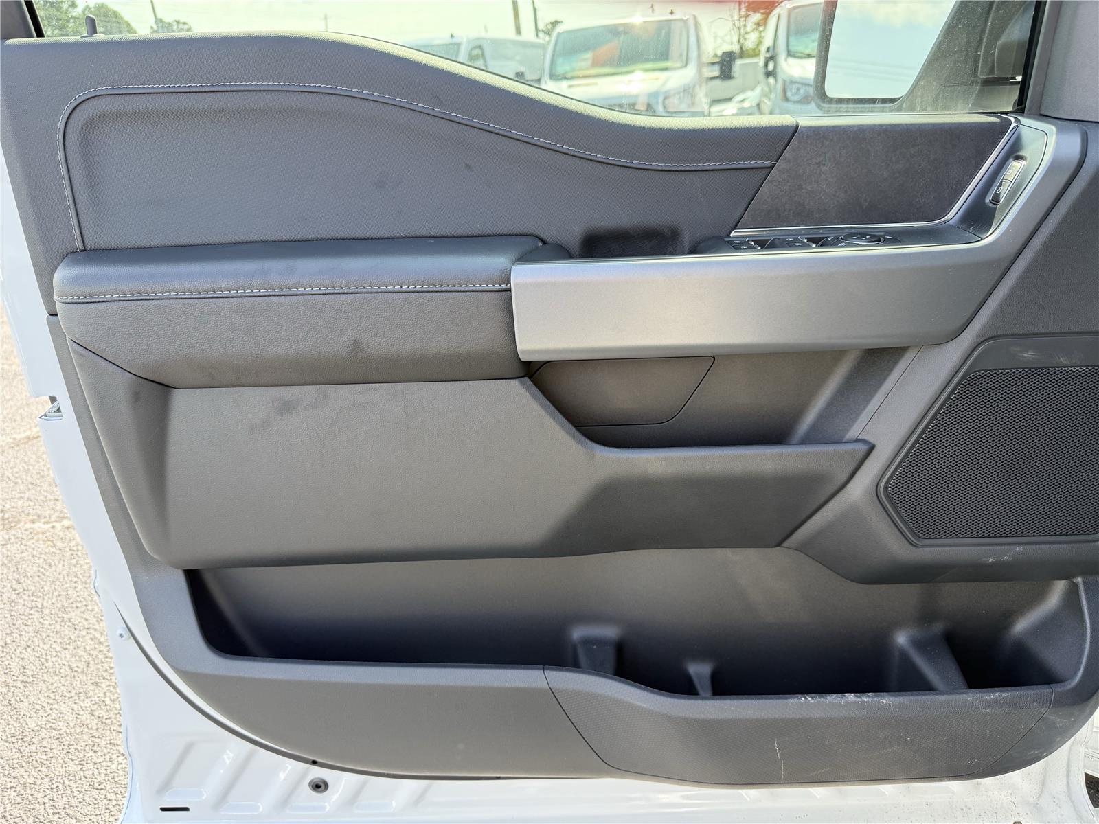 2025 Ford F-150 XLT photo 18