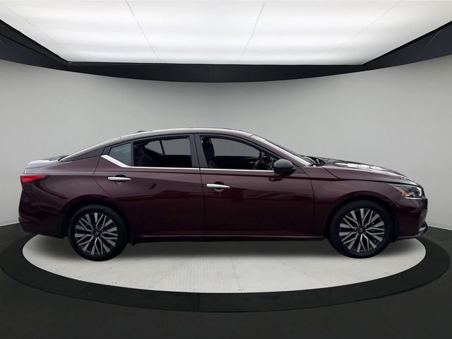 2024 Nissan Altima 2.5 SV photo 3