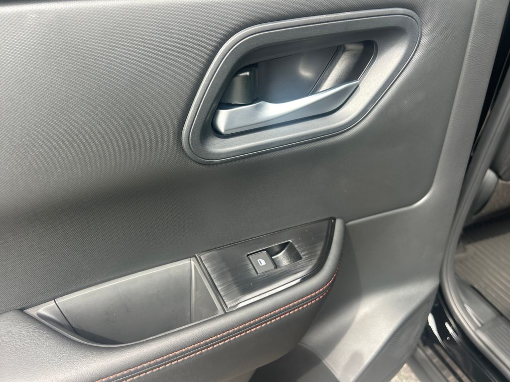 2026 Nissan Rogue SV photo 20