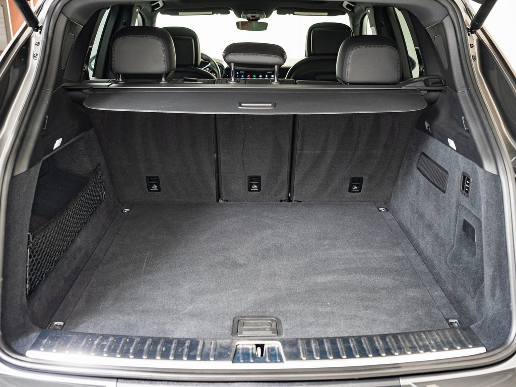 2024 Porsche Cayenne photo 18
