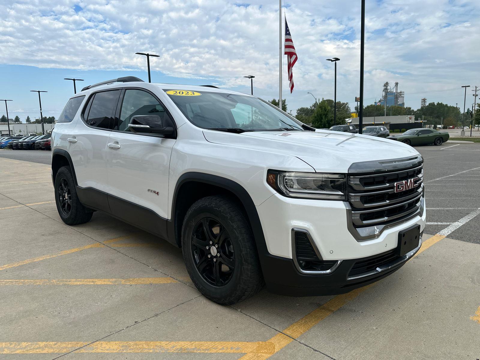2023 Gmc Acadia AT4 photo 3
