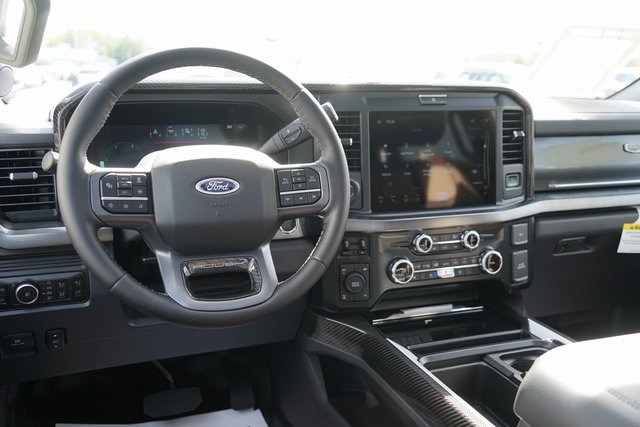 2025 FORD F-350 - Image 32