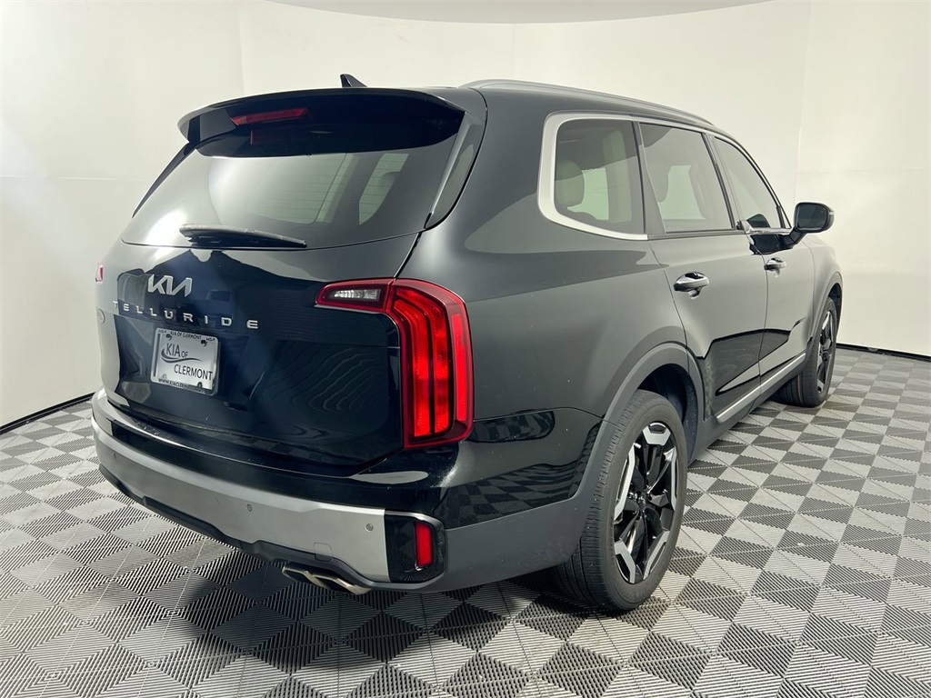 2025 Kia Telluride S photo 3