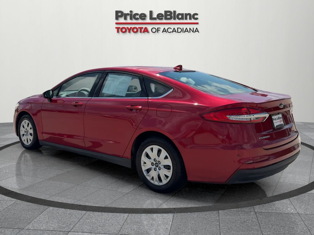 2020 Ford Fusion S photo 5