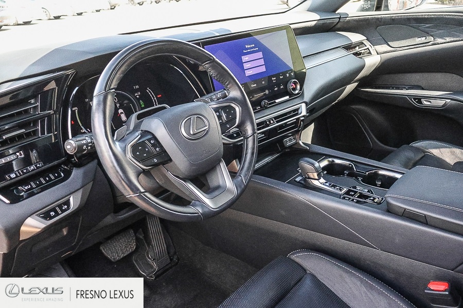 2024 Lexus RX 450h+ Luxury photo 16