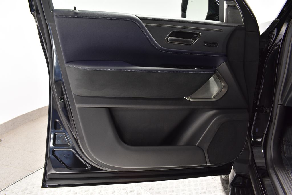 2026 Infiniti QX80 Sensory photo 9