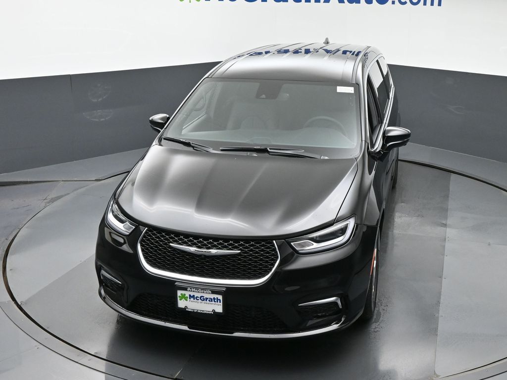 2026 Chrysler Pacifica photo 21