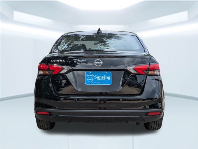 2025 Nissan Versa 1.6 SV photo 4