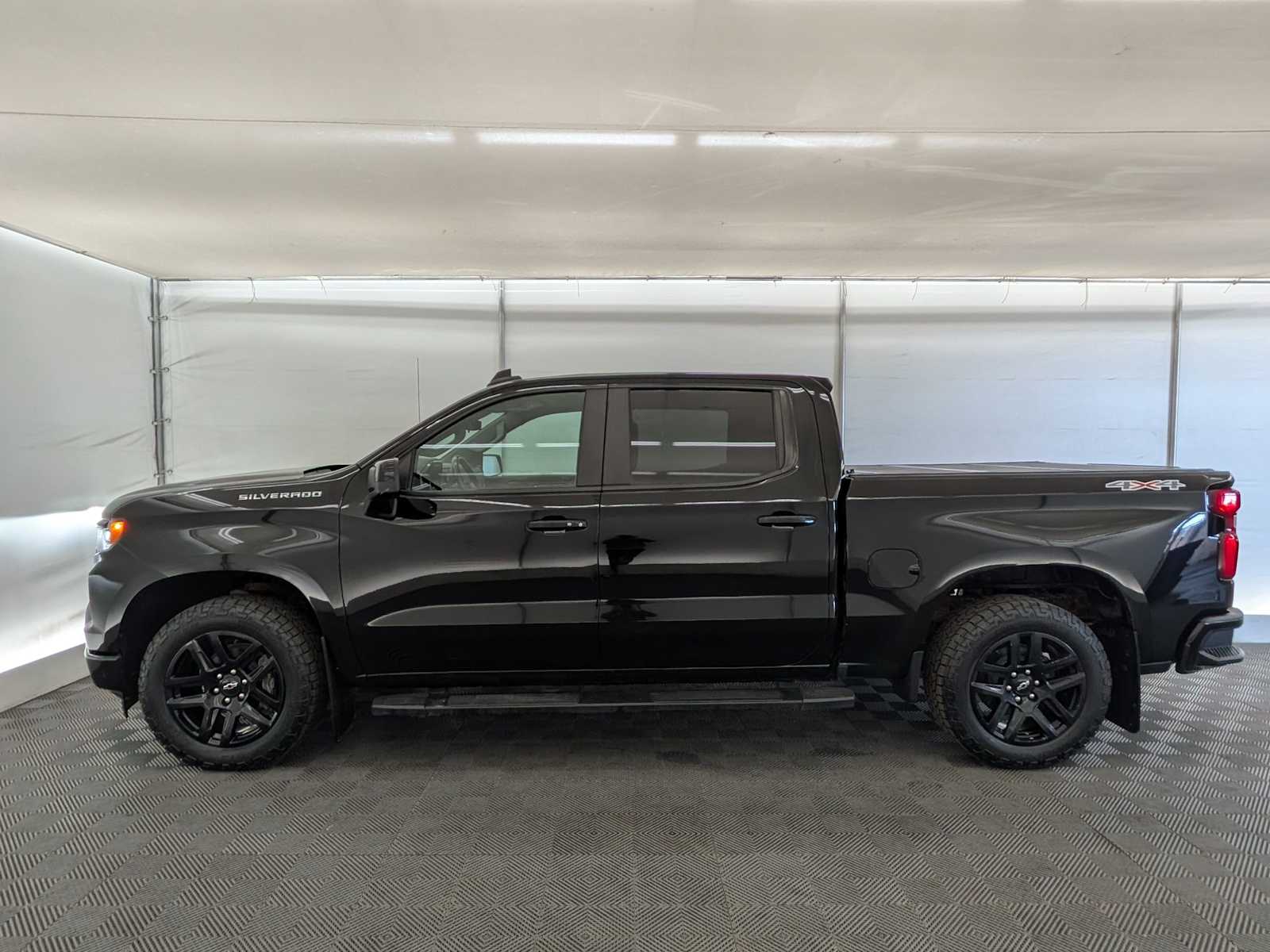 2022 Chevrolet Silverado 1500 RST photo 2