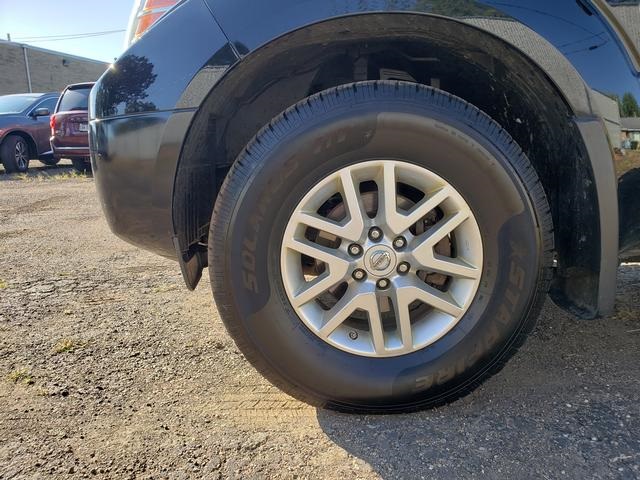 2014 Nissan Frontier SV Crew Cab photo 21