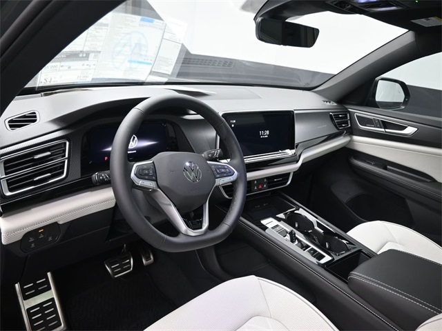 2025 Volkswagen Atlas Cross Sport SEL Premium R-Line photo 26
