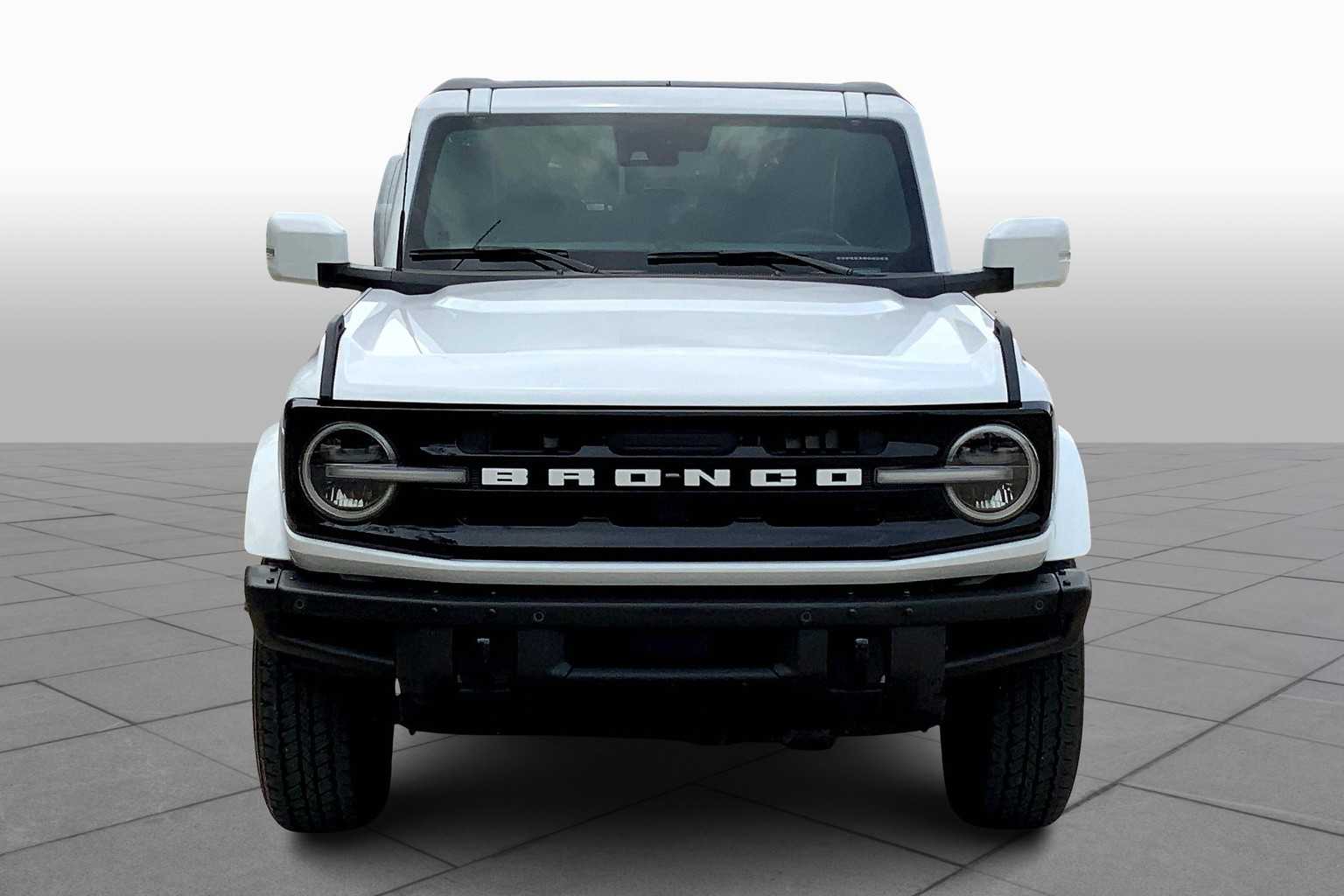 2022 Ford Bronco Outer Banks photo 3