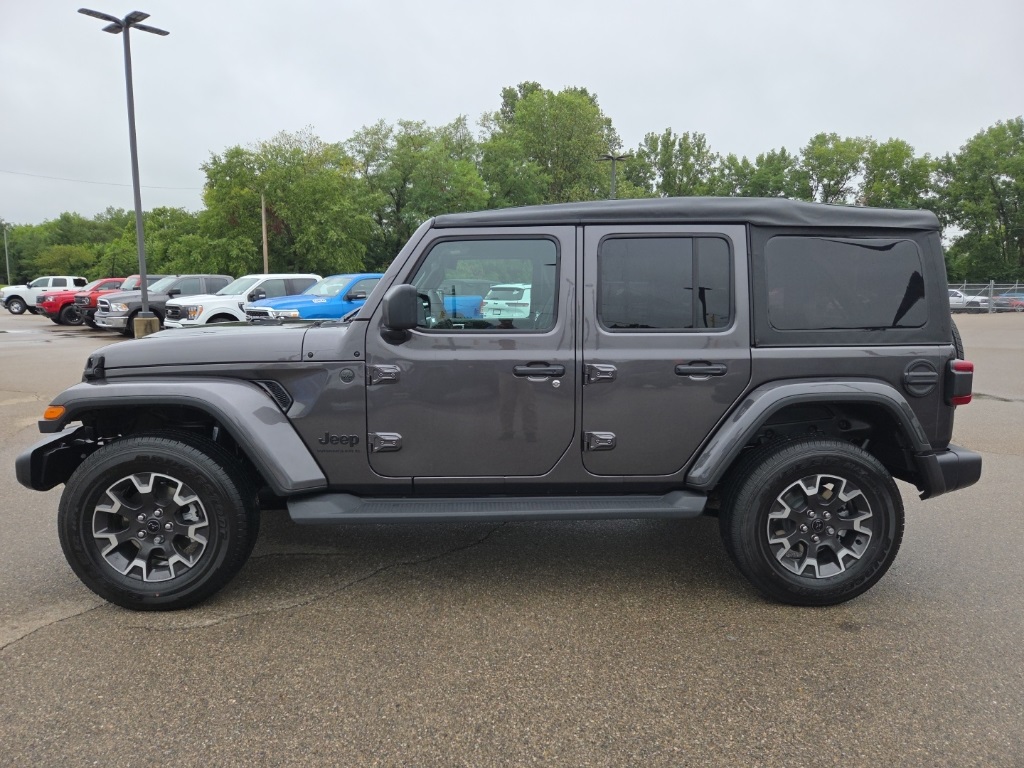 2025 Jeep Wrangler Sahara photo 3