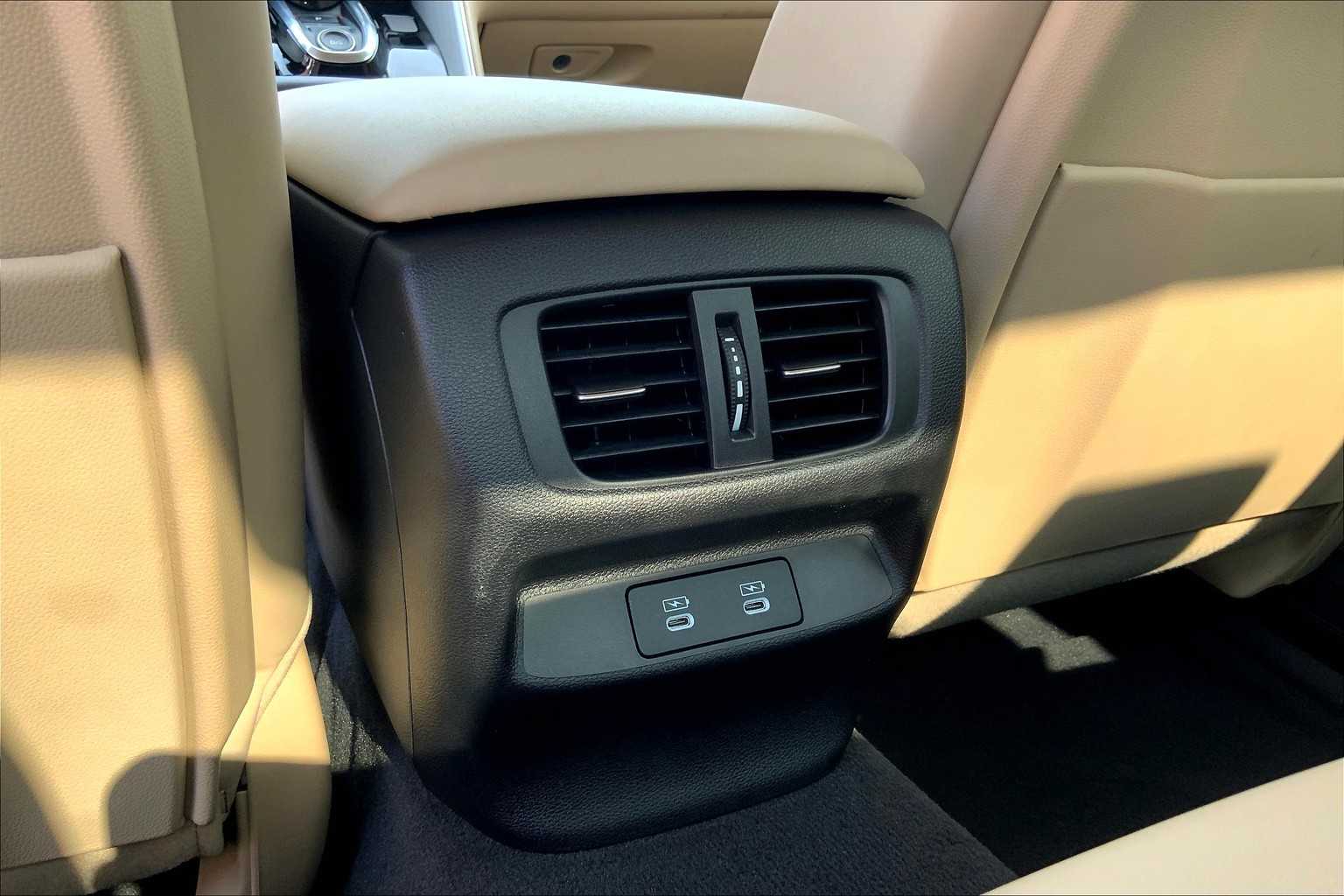 2025 Acura TLX Technology photo 32