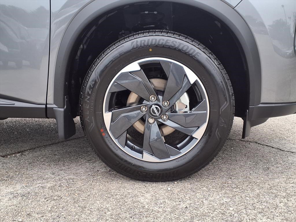 2026 Nissan Rogue SV photo 3