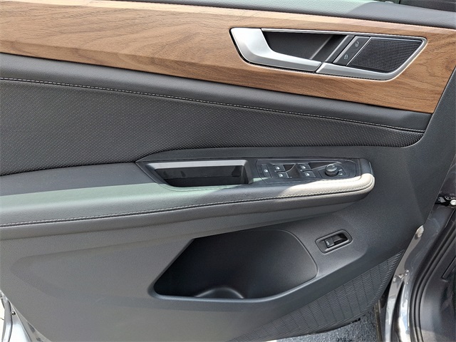2025 Volkswagen Atlas SE Technology photo 10