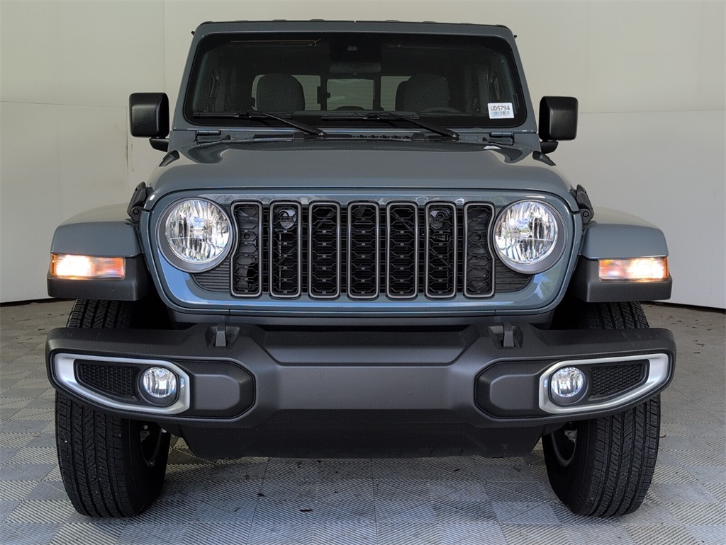 2025 Jeep Gladiator Sport photo 3