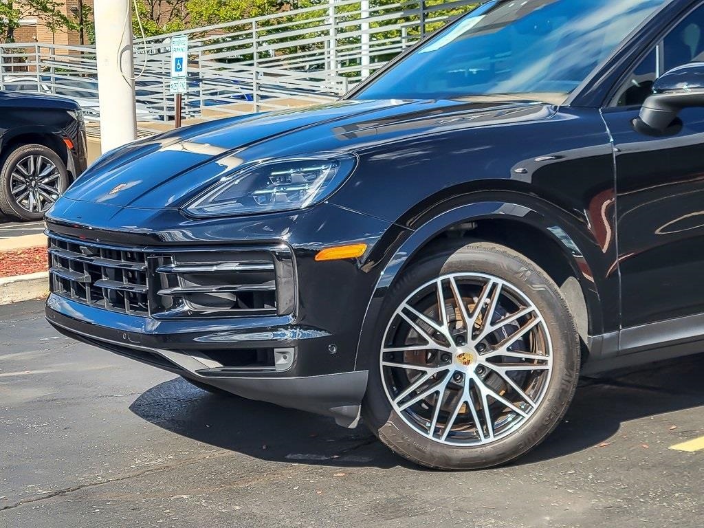 2024 Porsche Cayenne Coupe Base photo 2