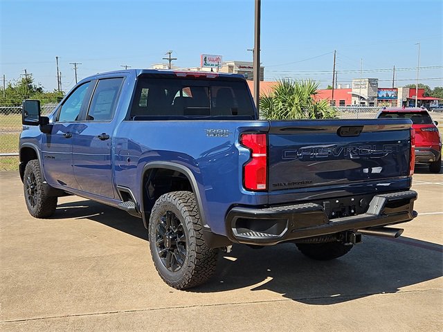 2026 Chevrolet Silverado 2500HD LT photo 4