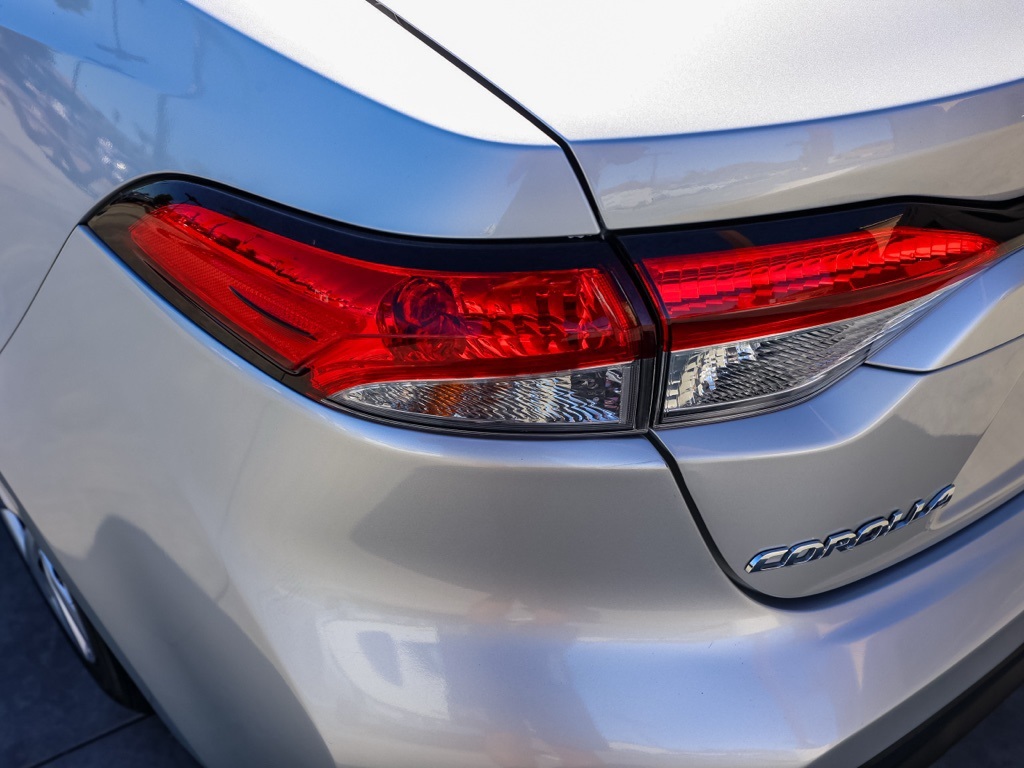 2023 Toyota Corolla LE photo 4