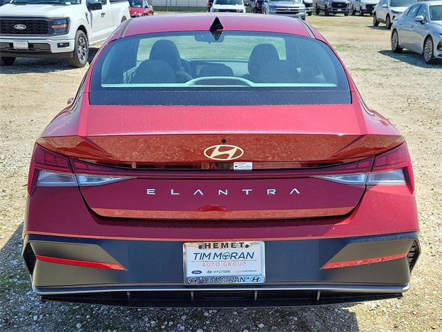 2025 Hyundai Elantra SEL Sport photo 20