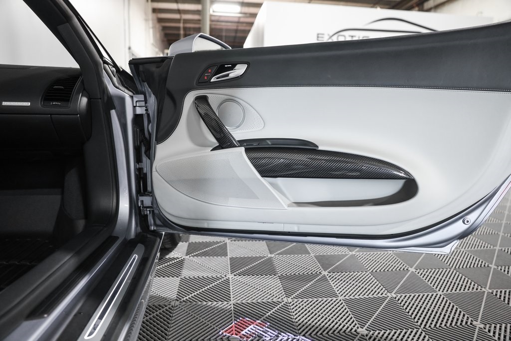 2014 Audi R8 5.2 photo 23