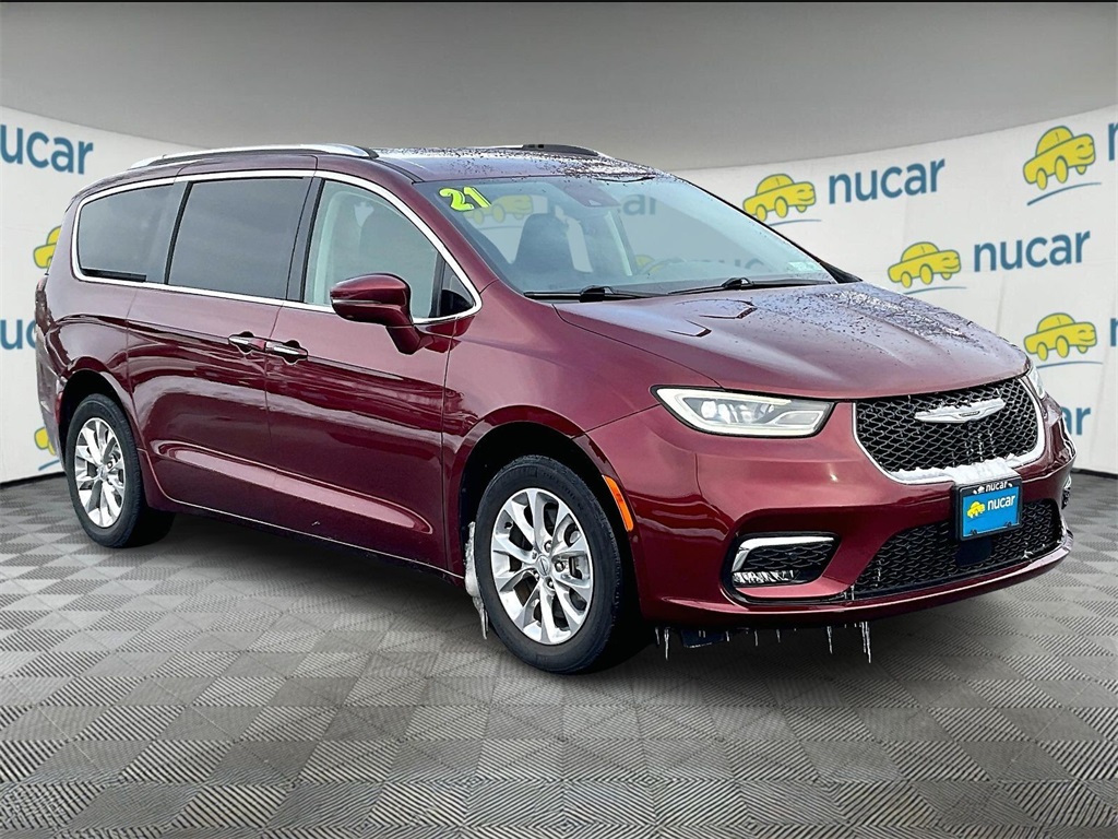 2021 Chrysler Pacifica Touring L's photo